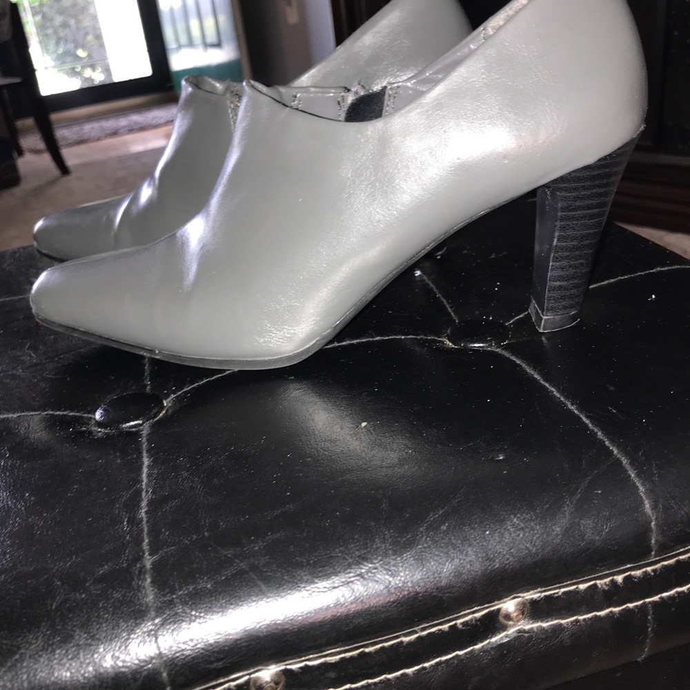 Covington 6.5 Booties - Picture 4 of 8